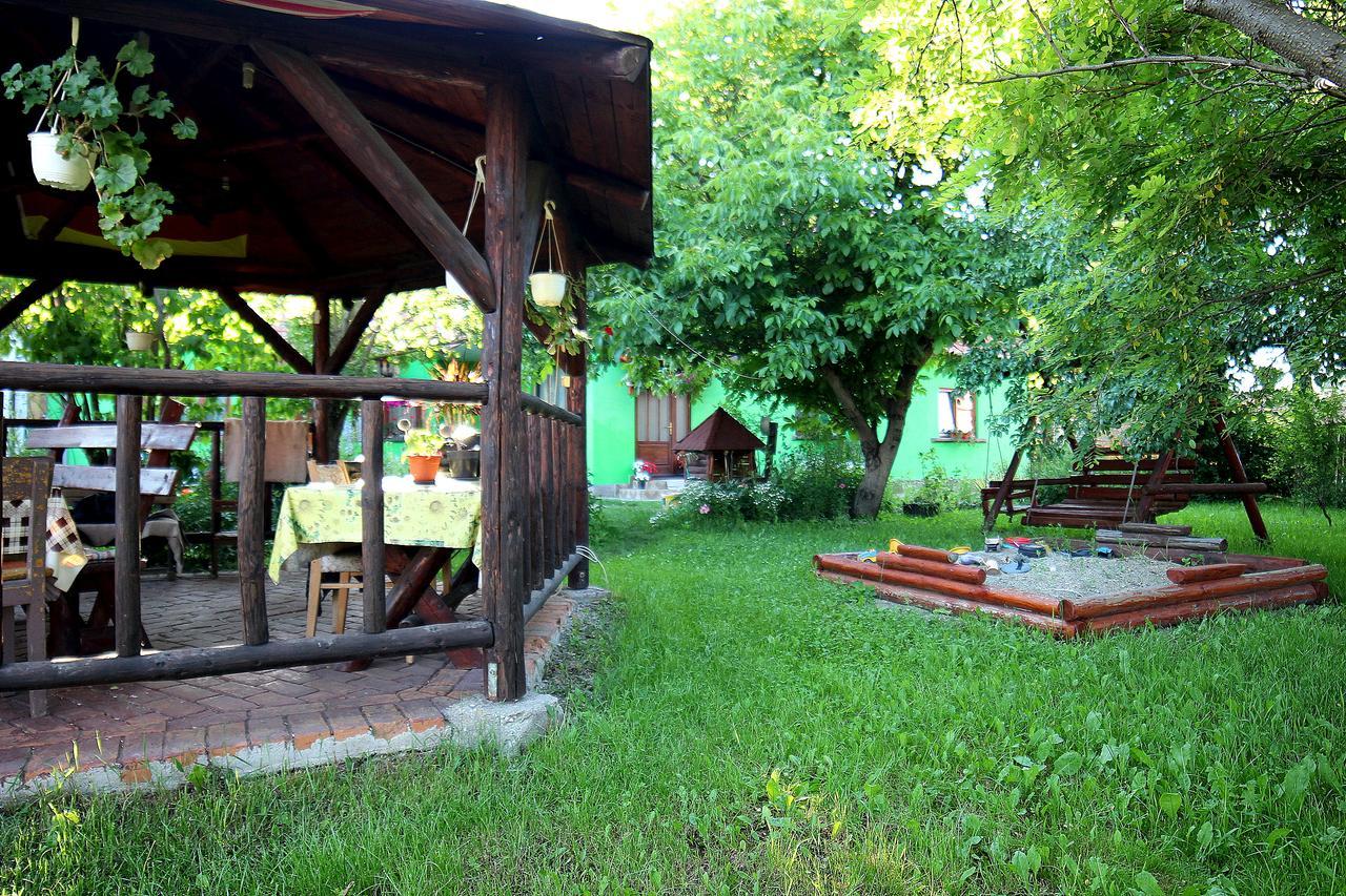 Отель Csergo Ildiko Vendeghaz Lazarea Экстерьер фото