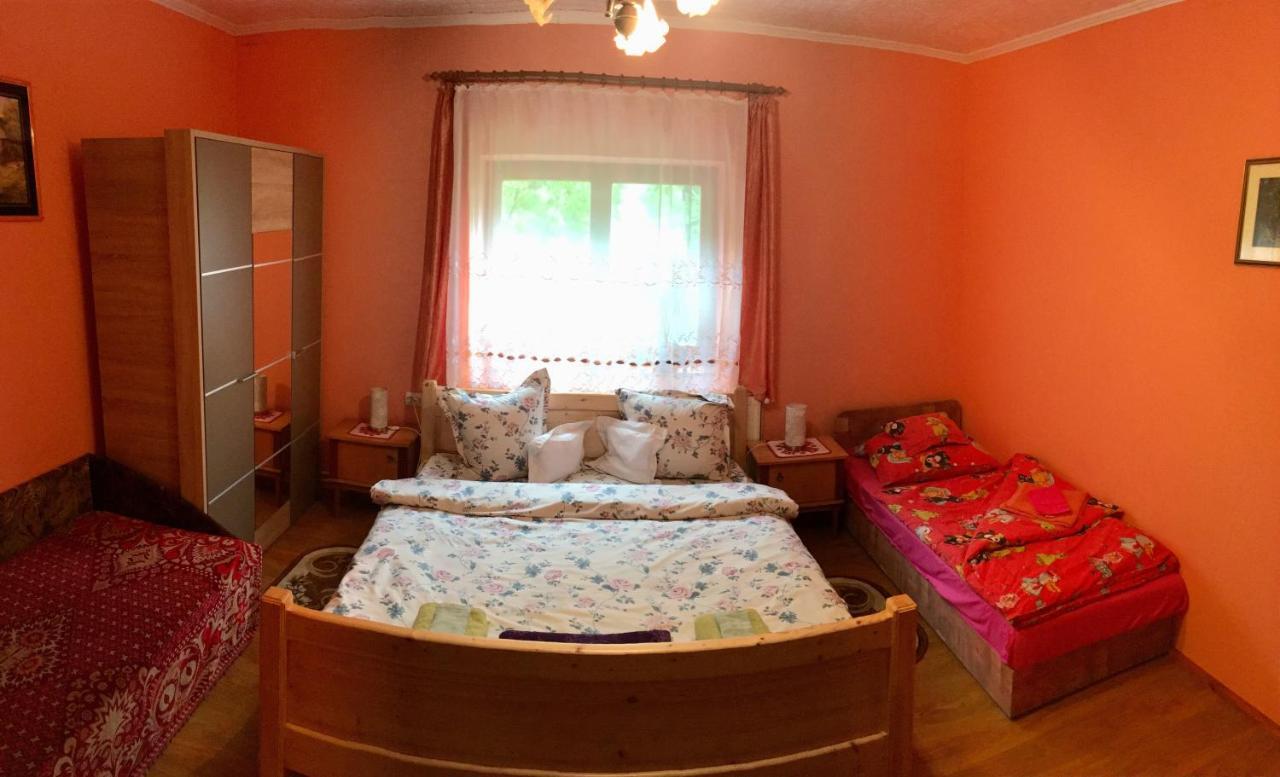 Отель Csergo Ildiko Vendeghaz Lazarea Экстерьер фото