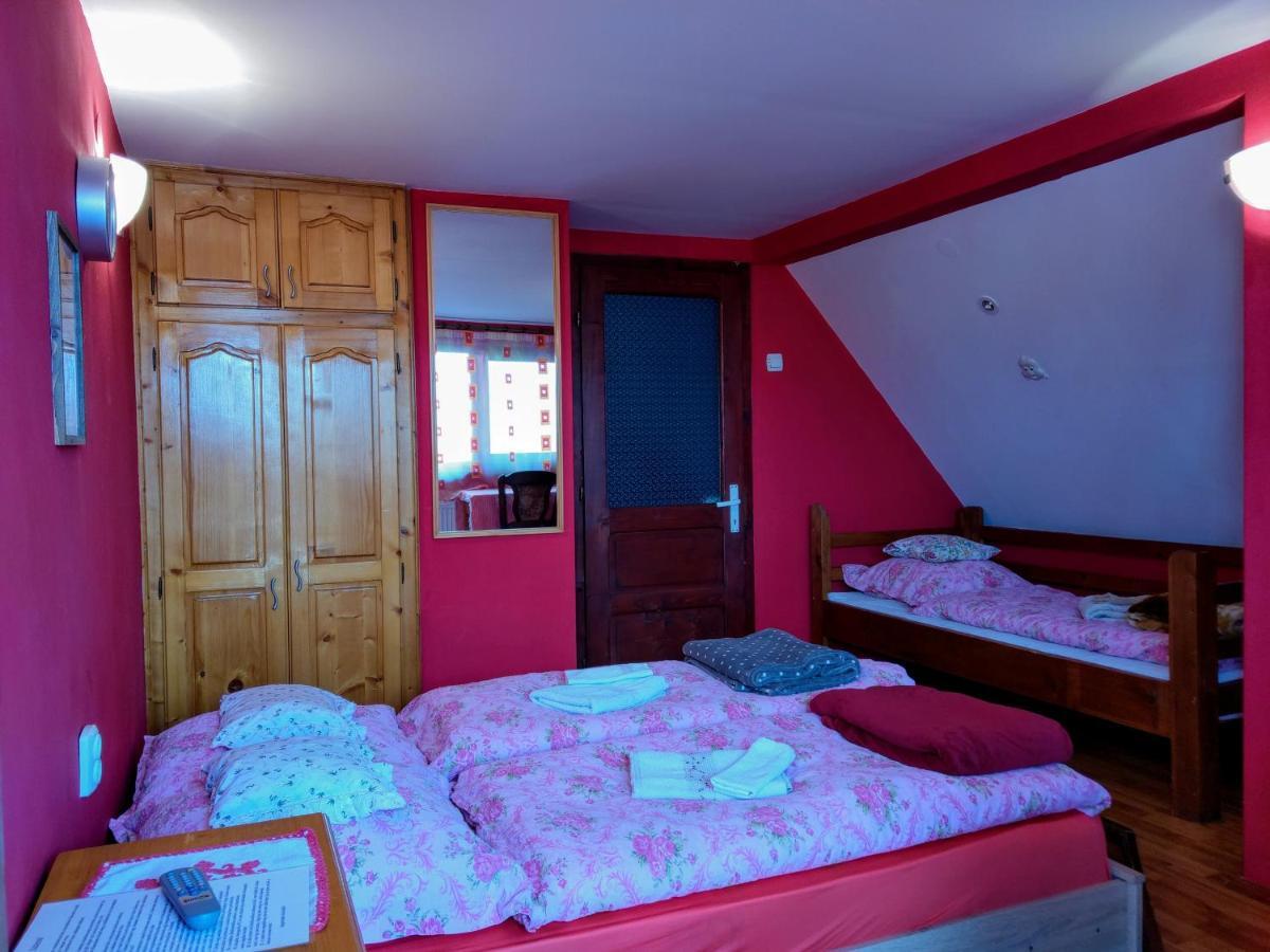 Отель Csergo Ildiko Vendeghaz Lazarea Экстерьер фото